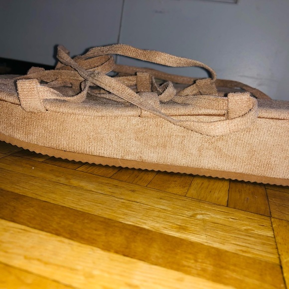 Sandals - Picture 4 of 4